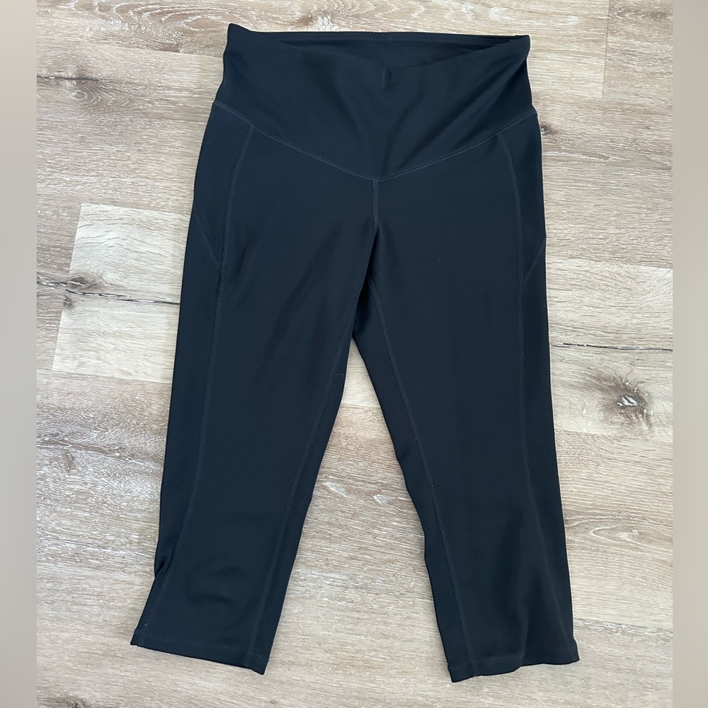 New Balance Black Capri Athletic Leggings